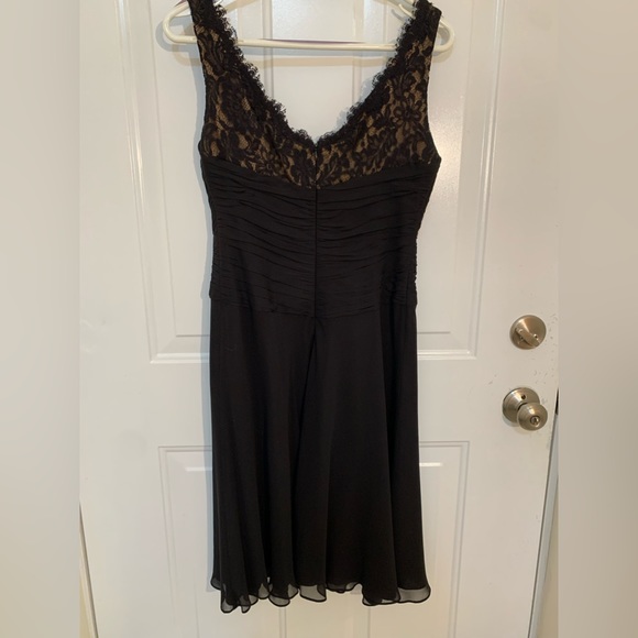 Anne Klein black lace & silk cocktail dress. US 8. - Picture 1 of 4